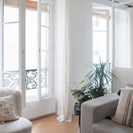 Apt Loft Style Design In Paris דירה *